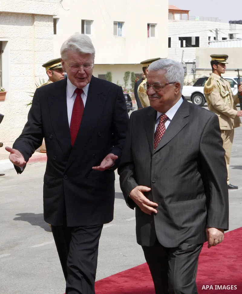 Palestinian President Mahmoud Abbas Receives Icelandic President, in the West Bank City of Ramallah.