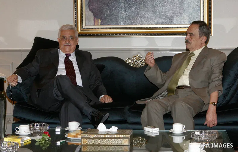 Palestinian President Mahmoud Abbas meets with the actor of Saaka movement Abu Heijah, in The Syrian Capital of Damascus.