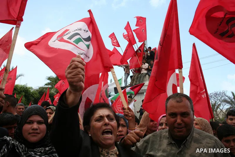 Palestinian workers take part in a protest against the lack of employment opportunities in Gaza City April 30, 2009, a day before World Labour Day APAIMAGES PHOTO / Ashraf Amra