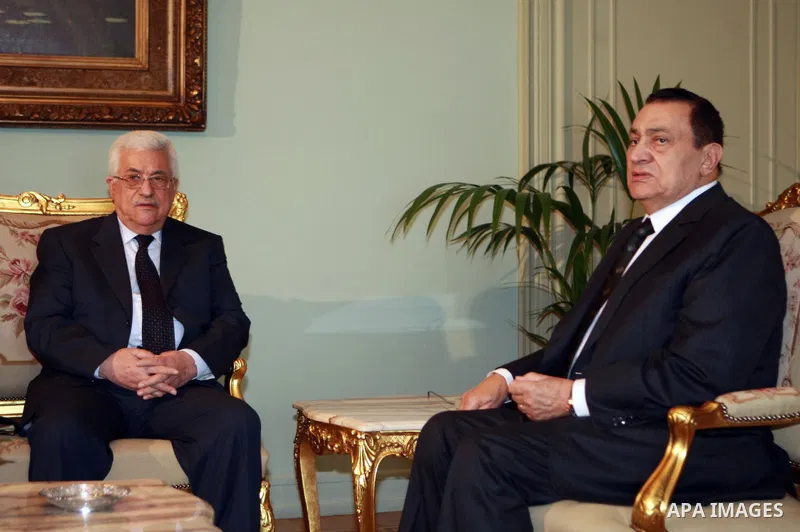 Palestinian president Mahmud Abbas meets with Egyptian President Hosni Mubarak in Cairo on May 30, 2009. Abbas is in Cairo to brief Mubarak on the outcome of his talks in Washington.