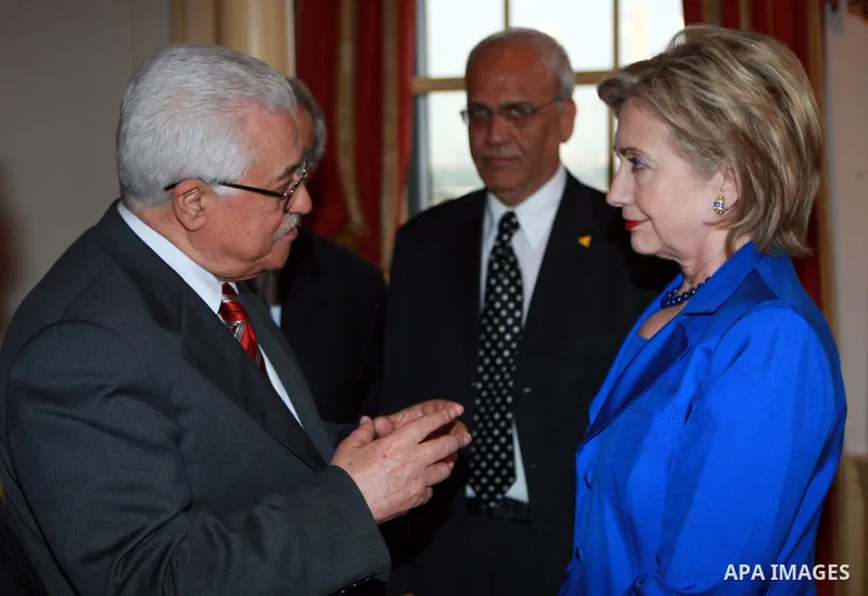 Palestinian President Mahmoud Abbas meets with U.S. Secretary of State Hillary Clinton in Washington, May 28, 2009. Abbas met with U.S. President Barack Obama earlier this week to discuss the Middle East peace process, p...