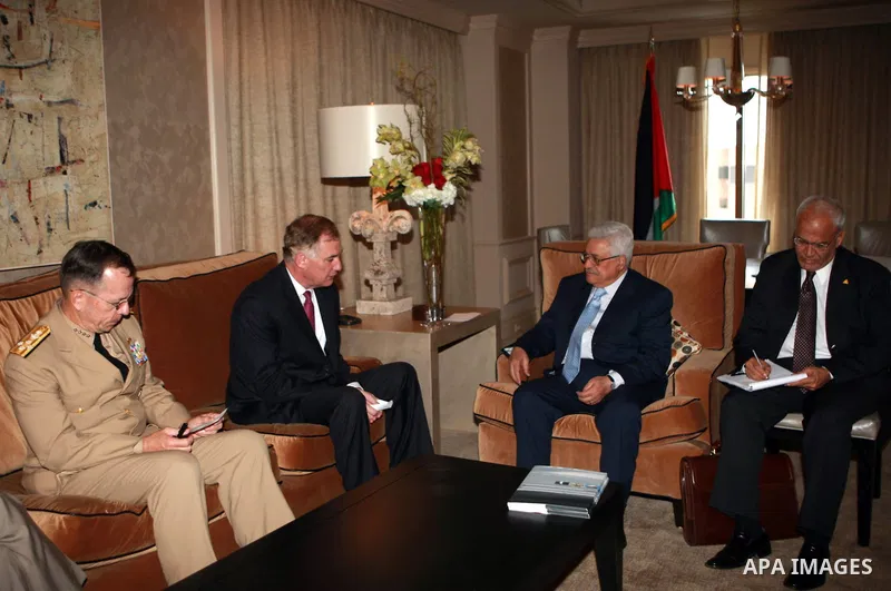 Palestinian President Mahmoud Abbas meets with Deputy U.S. Defense Secretary William Lynn and Joint Chiefs of Staff Admiral Mike Mullen in Washington, May 28, 2009. Abbas met with U.S. President Barack Obama earlier this...