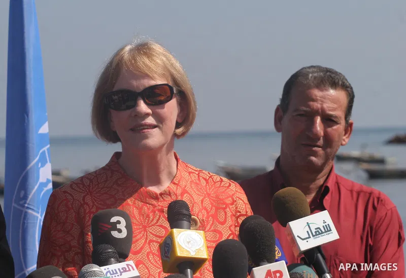 The general commissioner of the united nations relief and work agency, Karen Abu Zaed announce to save about 17,000 job opportunity for Palestinian refugees during her visiting to Gaza seaport on Sep 1, 2009.Photo By Moh...
