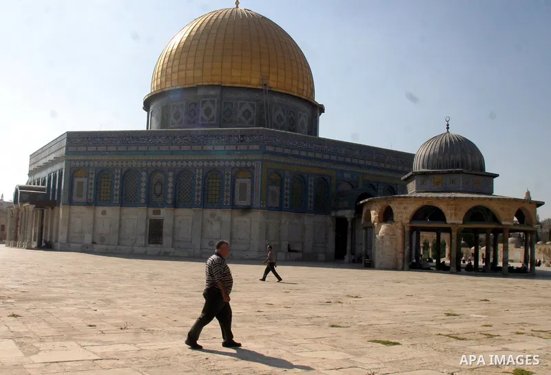 Palestinian persons near the Dome of the Rock on sep 2, 2009,Palestinian consider Jerusalem Islam's third holiest site.. Photo by Mahfouz Abu Turk