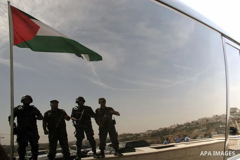 Members of the Palestinian security forces stands guard during the Middle East envoy Tony Blair visit to the West Bank city of Hebron October 20, 2009. Bodyguards subdued a Palestinian man on Tuesday as he approached Bla...