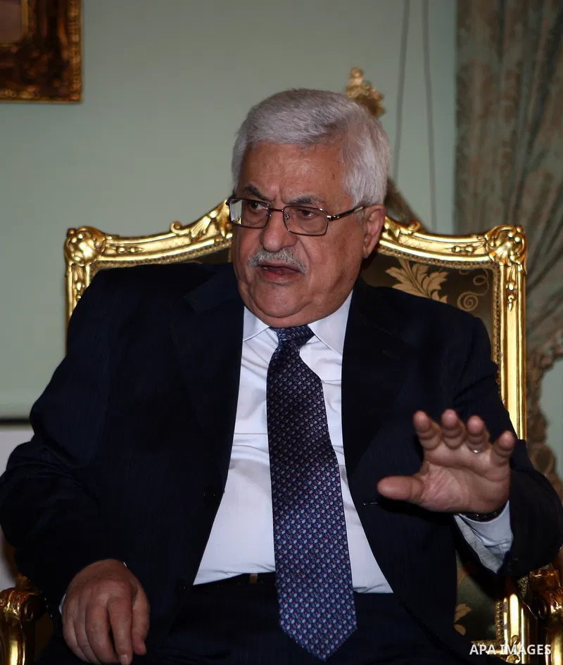 Palestinian President Mahmoud Abbas (Abu Mazen) as he meets chief editors of the Egyptian newspaper in Cairo on Oct 20,2009. Photo by Omar Rashidi