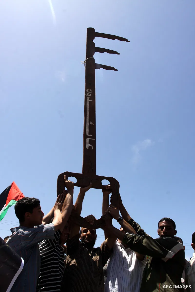 Palestinians attend a Nakba rally in Gaza City May 15, 2010. Palestinians mark "Nakba" (Catastrophe) on May 15 to commemorate the time when hundreds of thousands of Palestinians were expelled or fled from their homes in...