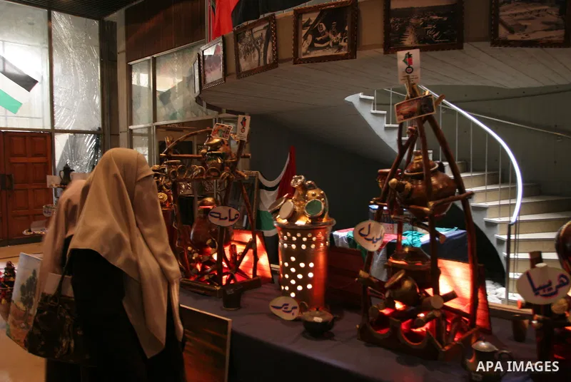 Palestinians attend a Nakba exhibition in Gaza City May 16, 2010. Palestinians marked "Nakba" (Catastrophe) on May 15 to commemorate the time when hundreds of thousands of Palestinians were expelled or fled from their ho...