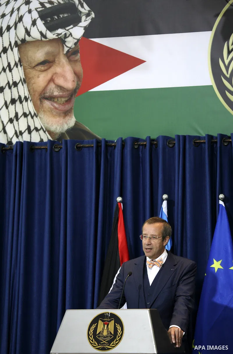 Palestinian president Mahmoud Abbas and Estonia's President Toomas Hendrik Ilves give a joint press conference at the Palestinian President headquarters in the West Bank city of Ramallah on June 29, 2010. Photo by Eyad J...