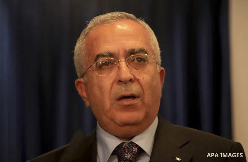 Palestinian Prime Minister Salam Fayyad addresses a news conference in the West Bank city of Ramallah on August 30, 2010, as Israeli and Palestinian leaders, as well as Egypt's president and the king of Jordan, prepare f...