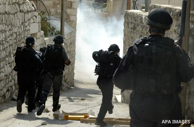 Israeli riot police patrol the streets of Jerusalem's mostly Arab east neighborhood of Silwan during clashes on September 24, 2010. Sixteen Palestinians have been detained in connection with clashes in east Jerusalem, po...