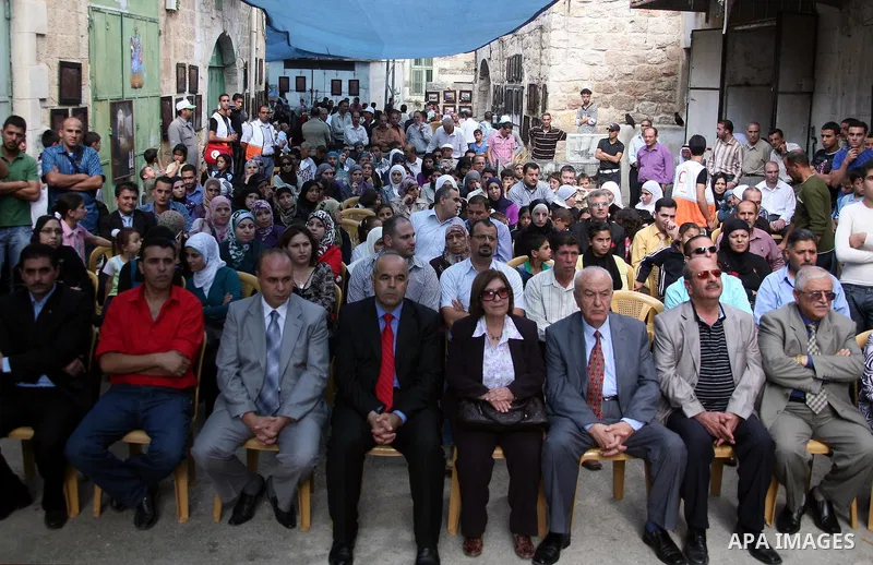 Palestinians take part in Palestinian Heritage day festival in the West Bank city of Hebron on October 07,2010. the festival was organized by Hebron rehabilitation committee and this festival is a part of Amar Ya Baladna...