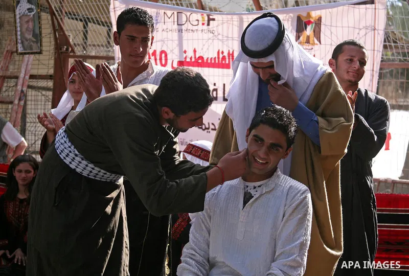 Palestinians take part in Palestinian Heritage day festival in the West Bank city of Hebron on October 07,2010. the festival was organized by Hebron rehabilitation committee and this festival is a part of Amar Ya Baladna...