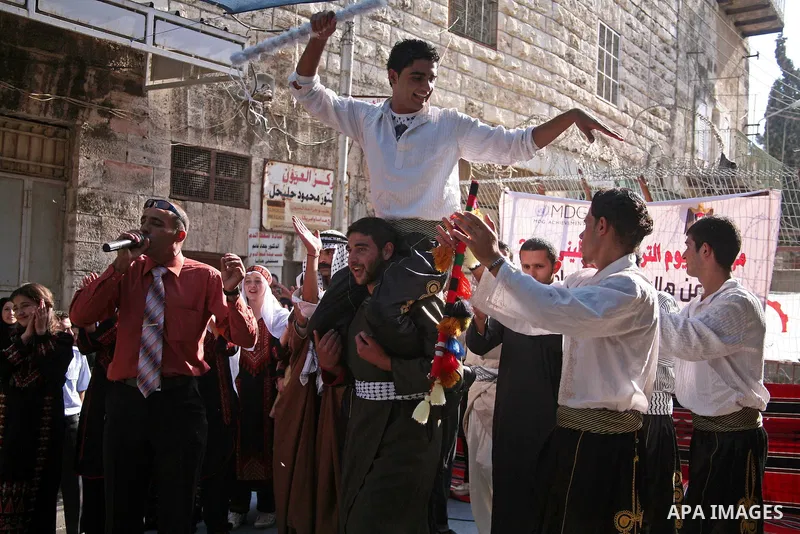 Palestinians take part in Palestinian Heritage day festival in the West Bank city of Hebron on October 07,2010. the festival was organized by Hebron rehabilitation committee and this festival is a part of Amar Ya Baladna...