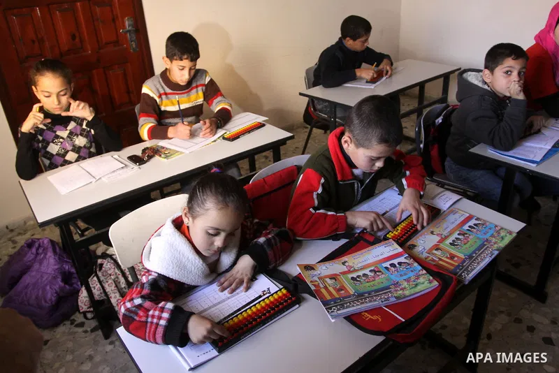 Palestinian school children attend a lesson at Intelligent Mental-Arithmetic school, in Gaza City on Jan. 3,2010. Photo by Mohammed Asad