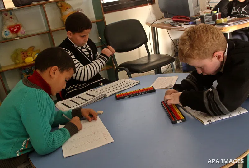 Palestinian school children attend a lesson at Intelligent Mental-Arithmetic school, in Gaza City on Jan. 3,2010. Photo by Mohammed Asad