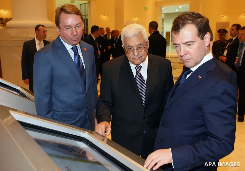 Palestinian Authority President Mahmud Abbas (C) and Russian President Dmitry Medvedev (R) during a visit to the Jericho Museum in the West Bank Oasis town of Jericho on 18 January 2011. Photo by Thaer Ganaim
