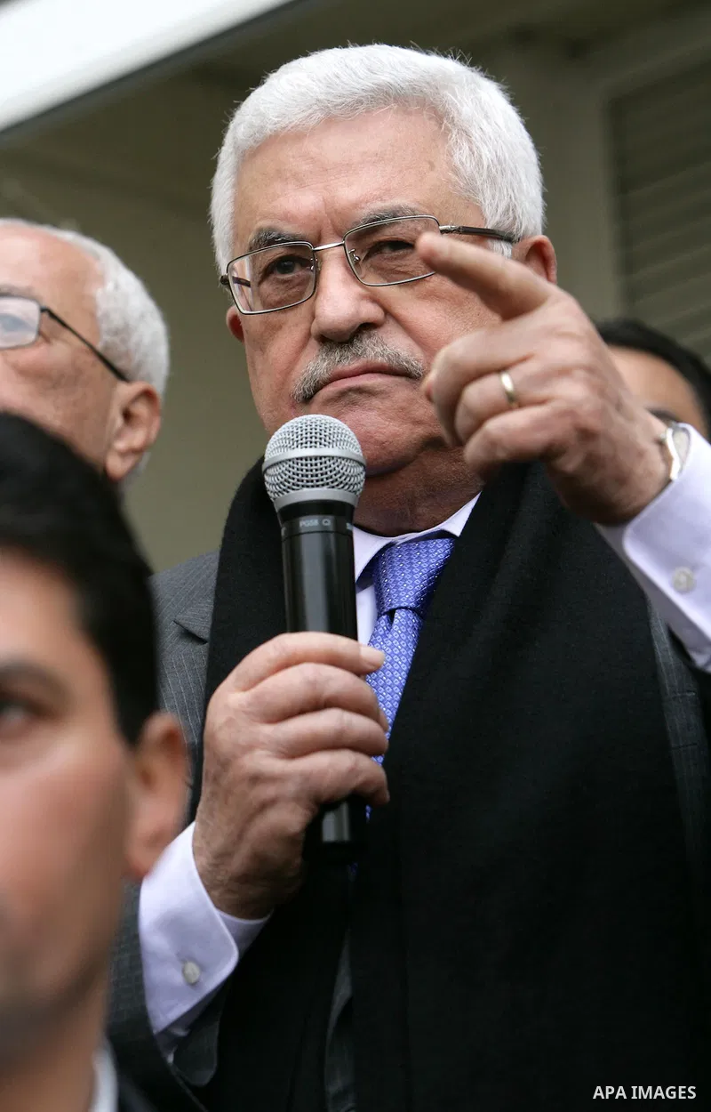 Palestinian President Mahmoud Abbas is welcomed by his supporters upon his arrival from Cairo at the West Bank city of Ramallah January 25, 2011. Abbas got a hero's welcome on Tuesday from thousands of Palestinians who d...