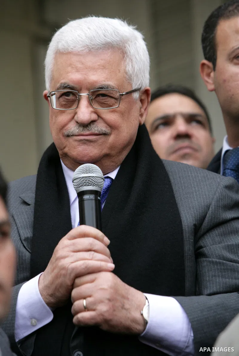 Palestinian President Mahmoud Abbas is welcomed by his supporters upon his arrival from Cairo at the West Bank city of Ramallah January 25, 2011. Abbas got a hero's welcome on Tuesday from thousands of Palestinians who d...