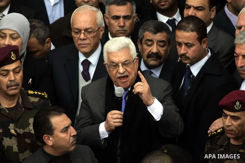 Palestinian President Mahmoud Abbas is welcomed by his supporters upon his arrival from Cairo at the West Bank city of Ramallah January 25, 2011. Abbas got a hero's welcome on Tuesday from thousands of Palestinians who d...