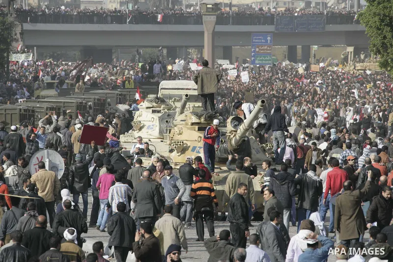 Pro and anti President Hosny Mubarak protesters clash at the Tahrir square, Cairo, Egypt, 02 February 2011. Media reports state on 02 February 2011 that clashes broke out in the main square of the Egyptian capital betwee...