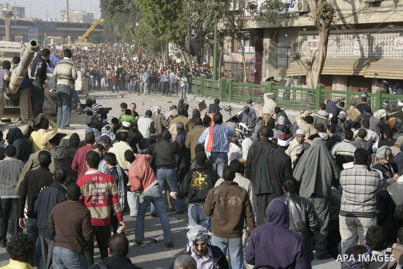 Pro and anti President Hosny Mubarak protesters clash at the Tahrir square, Cairo, Egypt, 02 February 2011. Media reports state on 02 February 2011 that clashes broke out in the main square of the Egyptian capital betwee...