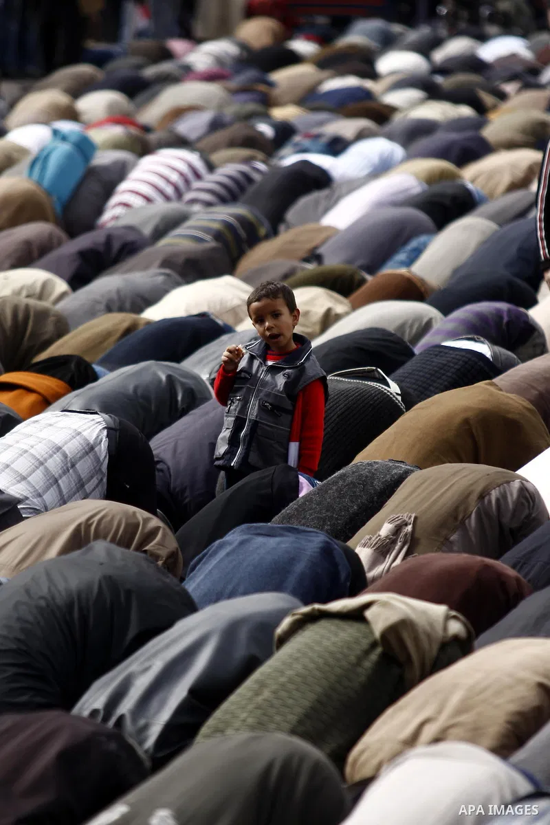 Opposition supporters pray in Tahrir Square in Cairo February 6, 2011. Demonstrators camped out in Cairo's Tahrir Square, which has become an epicentre for protest, vowed to intensify their battle to oust Egypt's Preside...