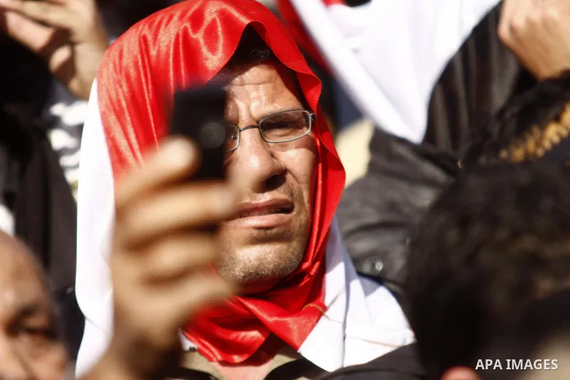 Opposition supporters protest in Tahrir Square in Cairo February 6, 2011. Demonstrators camped out in Cairo's Tahrir Square, which has become an epicentre for protest, vowed to intensify their battle to oust Egypt's Pres...