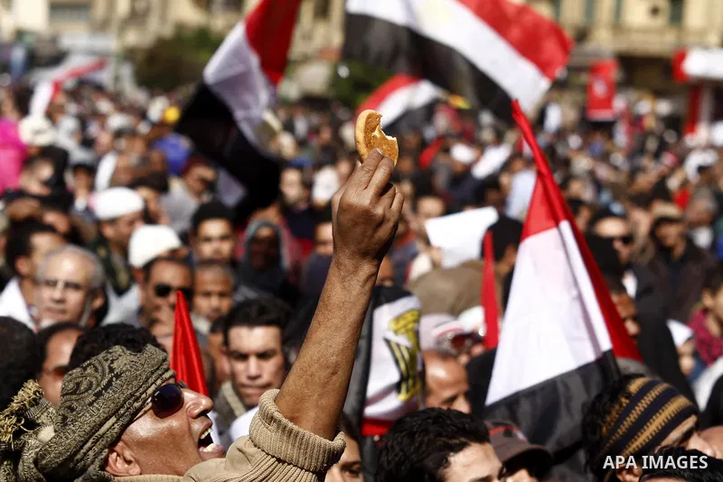 Opposition supporters protest in Tahrir Square in Cairo February 6, 2011. Demonstrators camped out in Cairo's Tahrir Square, which has become an epicentre for protest, vowed to intensify their battle to oust Egypt's Pres...