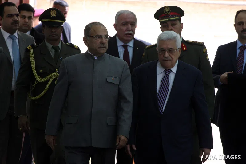 Palestinian President Mahmoud Abbas and East Timor President, Jose Ramos-Horta during the welcome ceremony, as Ramos-Horta arrive to the West Bank city of Ramallah on February 17, 2011. Photo by Issam Rimawi