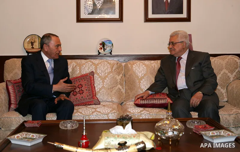 Palestinian President Mahmoud Abbas (Abu Mazen) during his meeting with the Jordanian Prime Minister, Marouf Al Bakhit in Amman on Feb 20,2011. Photo by Thaer Ganaim