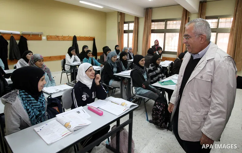 Palestinian prime minister, Salam Fayyad visit the West Bank town of Jenin on Feb 20,2011. Photo by Mustafa Abu Dayeh