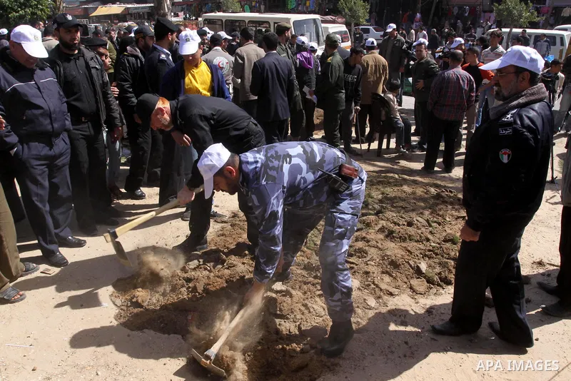 Members of Palestinian policemen in Gaza Strip, participate in campaign to provide services to the citizen, Gaza City on Feb. 26, 2011. Photo by Mohammed Asad