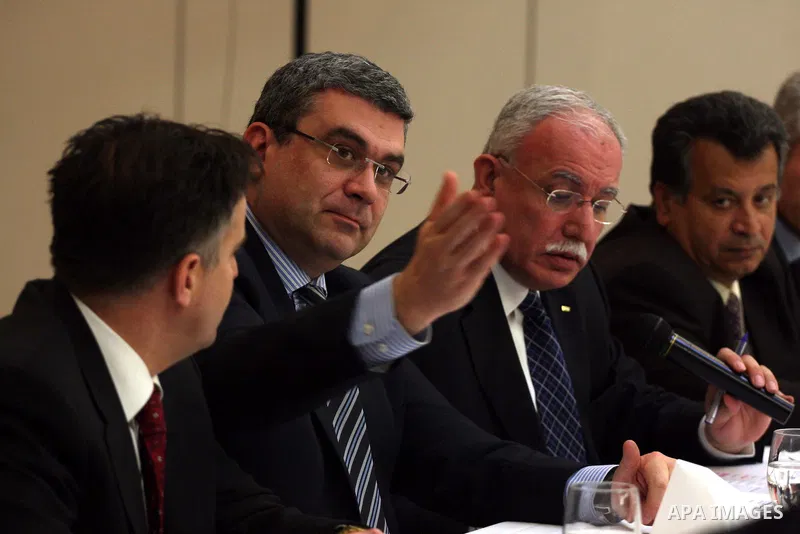 Palestinian Foreign Minister, Riyad al-Malki and the Romanian Foreign Minister, Teodor Baconschi attend a meeting in the West Bank city of Ramallah on March 1, 2011. Photo by Issam Rimawi