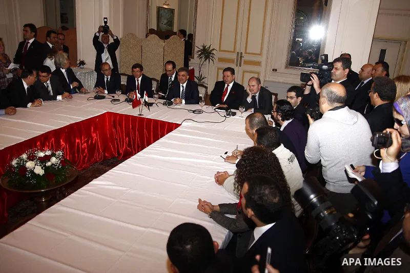 Turkish President Abdullah Gul meets with Egyptian activists of January 25th movement which forced the longtime President Hosni Mubarak to step down in the face of an 18-day popular uprising, in Cairo, Egypt, Thursday, M...