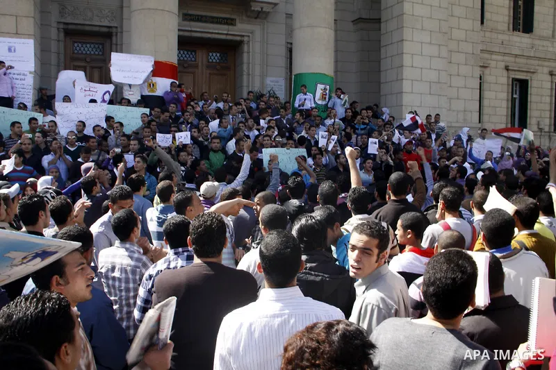 Egyptian students take part in a protest inside Cairo University in Cairo, Egypt, March 7, 2011. Photo by Ahmed Asad