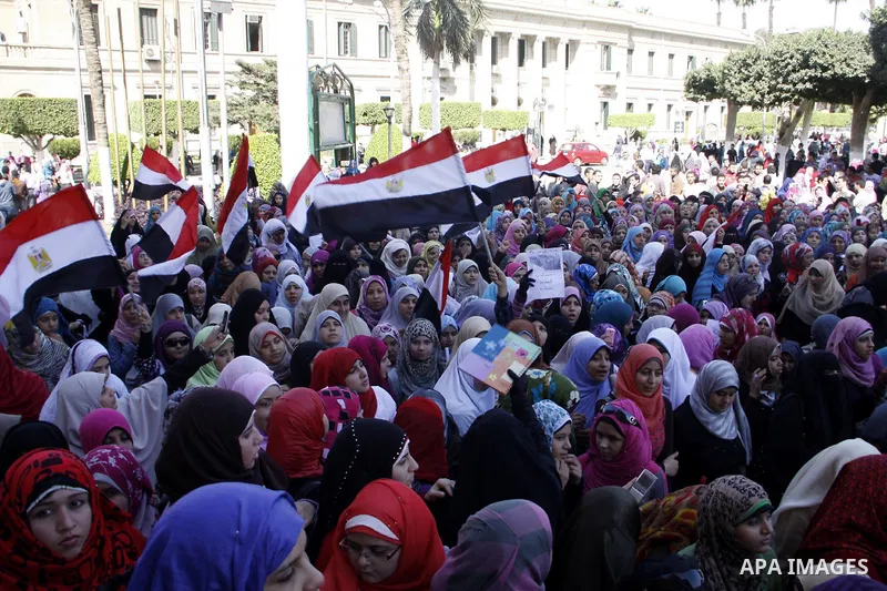 Egyptian students take part in a protest inside Cairo University in Cairo, Egypt, March 7, 2011. Photo by Ahmed Asad