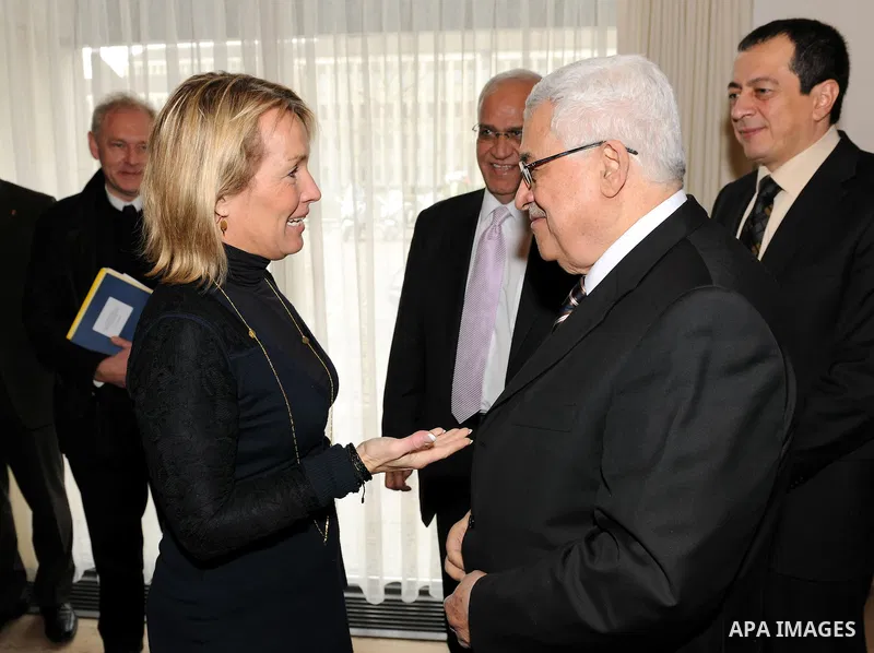 President Mahmoud Abbas Abu Maze nmeets with Minister of Foreign Affairs of Denmark in Copenhagen on march 9,2011. Photo by Thaer Ganaim