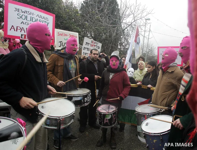 Palestenian, Israeli and foreigners activists take part in a demonstration in Sheikh Jarrah in East Jerusalem on March 11, 2011. Photo by Mahfouz Abu Turk
