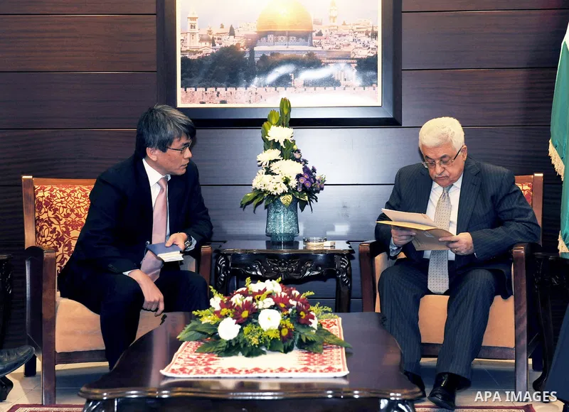 Palestinain President Mahmoud Abbas (Abu Mazen) meets with the the Representative of Japan Nawfumi Hashimoto in Ramallah west banck March, 17,2011 .Photo by Thaer Ganaim.