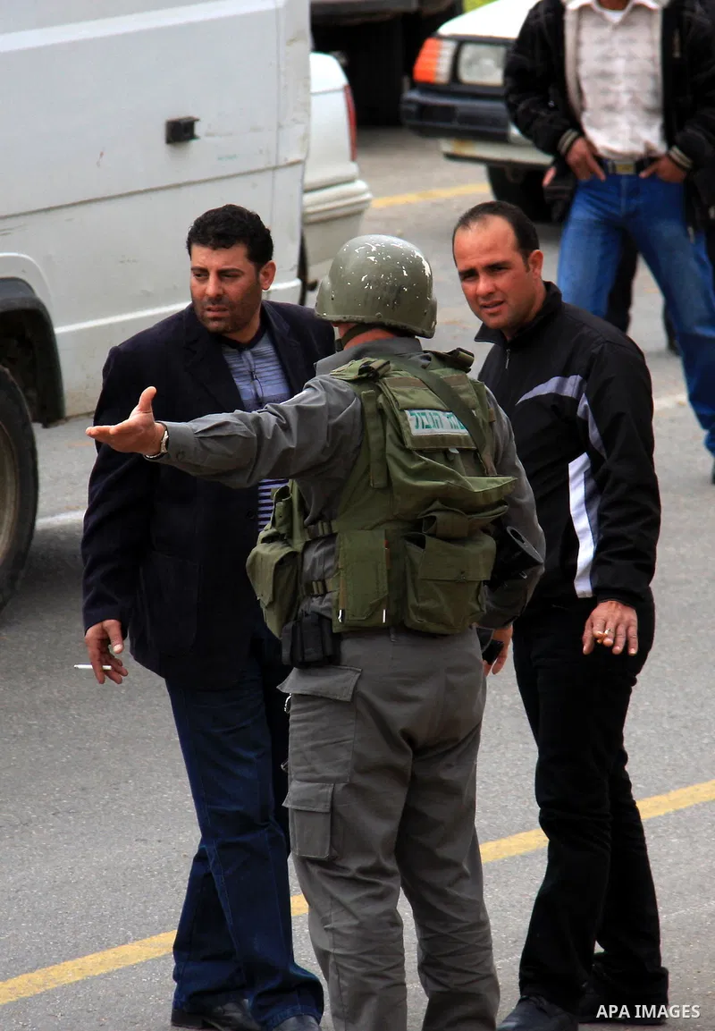 Israeli troops shut down al-Hamra checkpoint during a military operation searching for explosives on the outskirts of the West Bank Jordan Valley, Friday, March 25, 2011. Photo by Wagdi Eshtayah