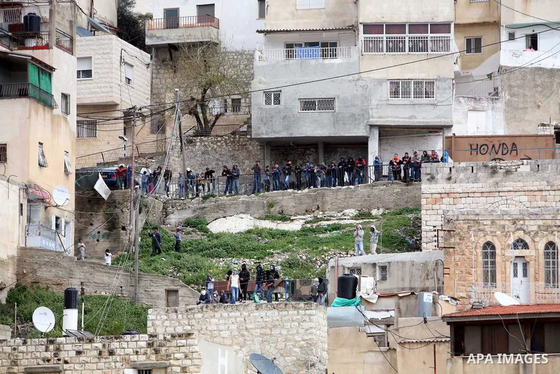 Israeli Border Police fire tear gas towards Palestinian stone throwers during clashes in the mostly Arab neighborhood of Silwan in East Jerusalem March 25, 2011. Photo by Sliman Khader..