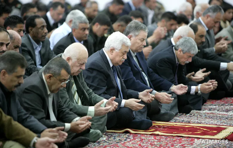 Palestinian President Mahmoud Abbas (Abu Mazen) attends Friday prayers in the West Bank city of Ramallah on April 1,2011. Photo by Thaer Ganaim