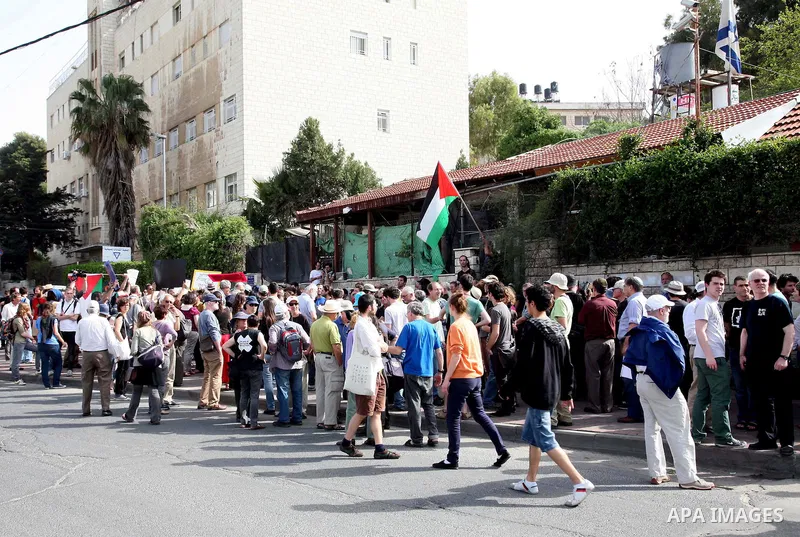 Left-wing activists take part in the weekly protest to show solidarity with Palestinians against a Jewish settlement in the Sheikh Jarrah neighbourhood in East Jerusalem April 1, 2011. Photo by Sliman Khader..