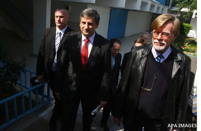 Austrian Foreign Minister Michael Spindelegger visits UN headquarters in Gaza City on April 6, 2011. Photo by Ashraf Amra