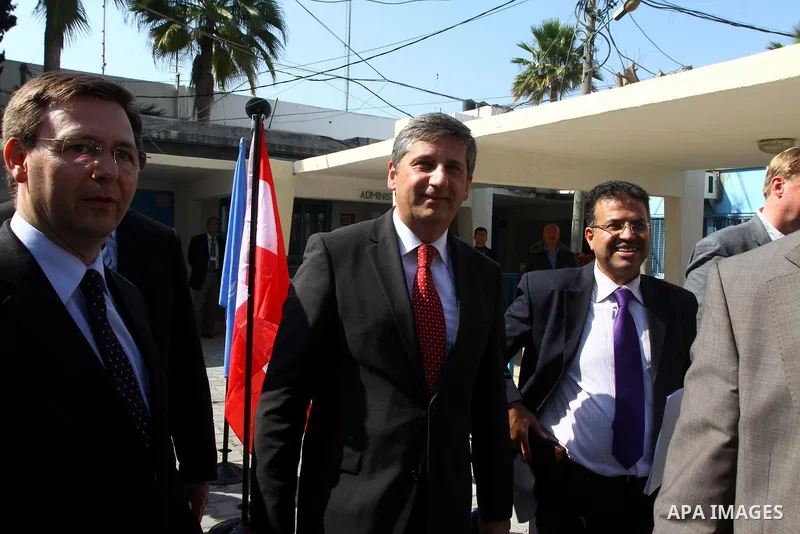 Austrian Foreign Minister Michael Spindelegger visits UN headquarters in Gaza City on April 6, 2011. Photo by Ashraf Amra