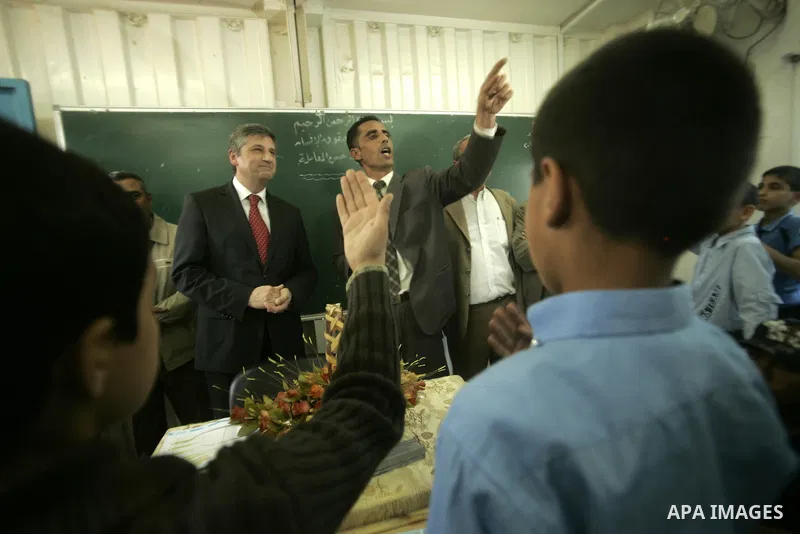 Austrian Foreign Minister Michael Spindelegger visits a UN-run school in central Gaza Strip refugee camp of Nusseirat on April 6, 2011. Photo by Abed Rahim Khatib