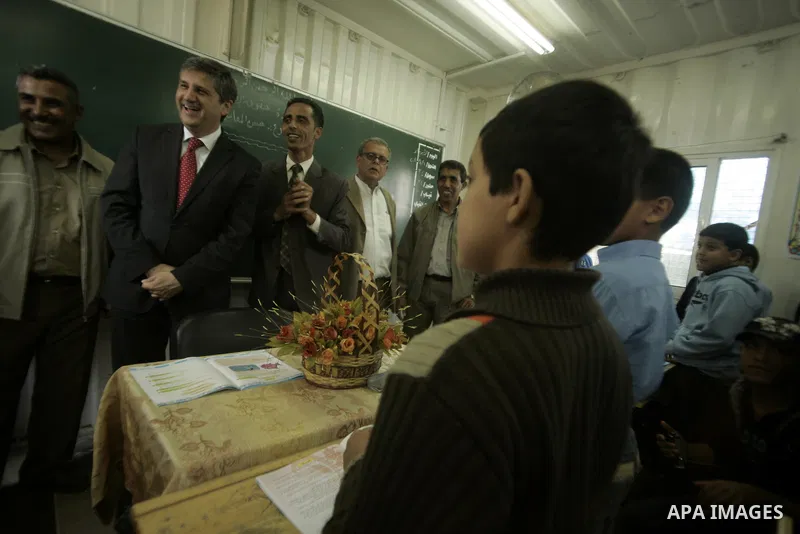 Austrian Foreign Minister Michael Spindelegger visits a UN-run school in central Gaza Strip refugee camp of Nusseirat on April 6, 2011. Photo by Abed Rahim Khatib