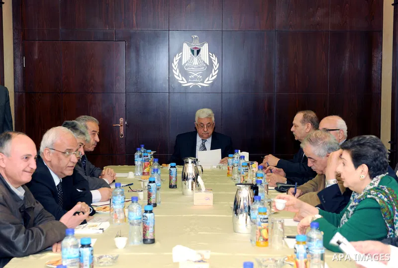 Palestinian President Mahmoud Abbas (Abu Mazen) heads the Executive Committee meeting in the West Bank city of Ramallah on April 13, 2011. Photo by Mohammed Atiq