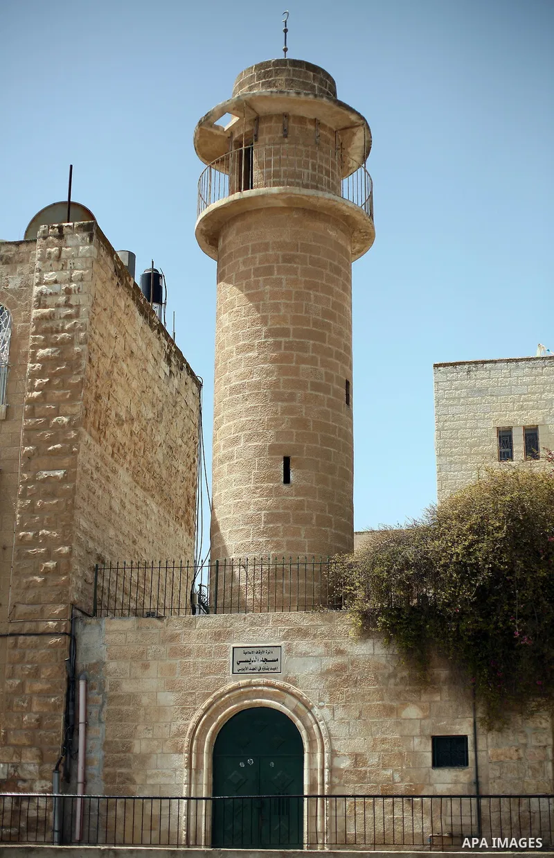 Disi mosque in the Jewish Quarter in the Old City in East Jerusalem. April 14 2011. Photo by Sliman Khader